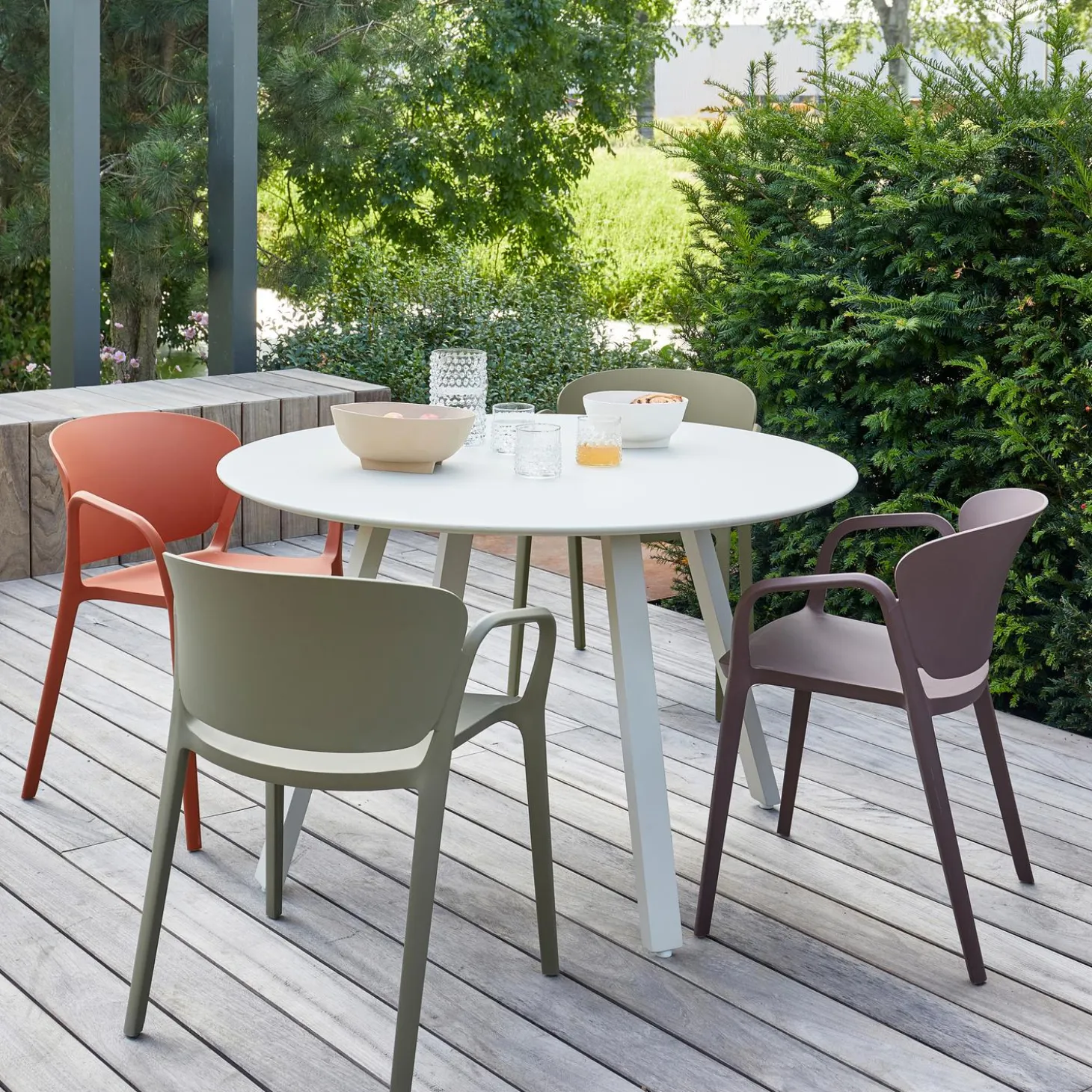 auke-buitentafel-aluminium-mis-rvRckptt-2.webp Sale WOOOD Auke Buitentafel Aluminium Mist 75xø120 Cm