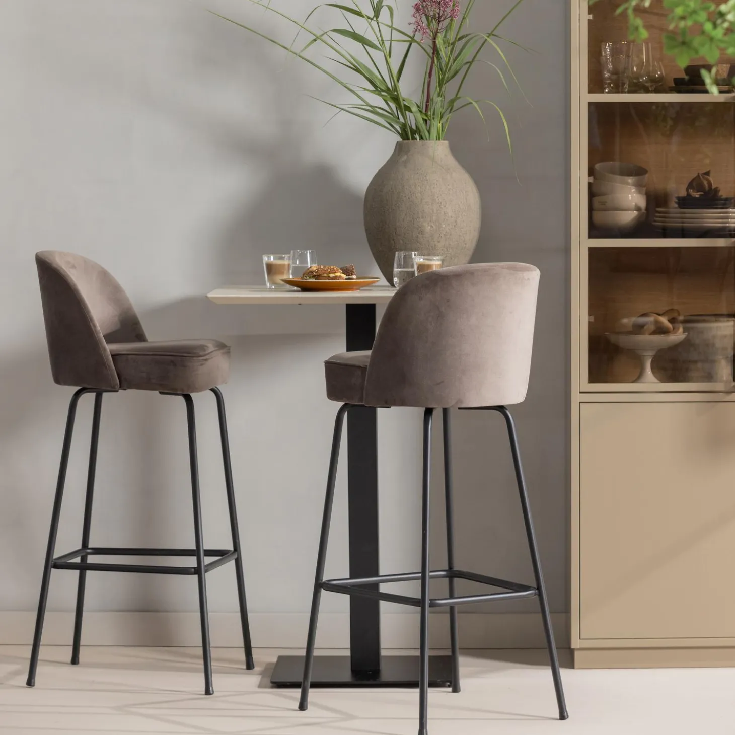 bistro-vierkante-bartafel-poot-UFMTHPQg-2.webp Clearance WOOOD Bistro Vierkante Bartafel Poot Metaal Zwart 105 X 50 X 50 Cm