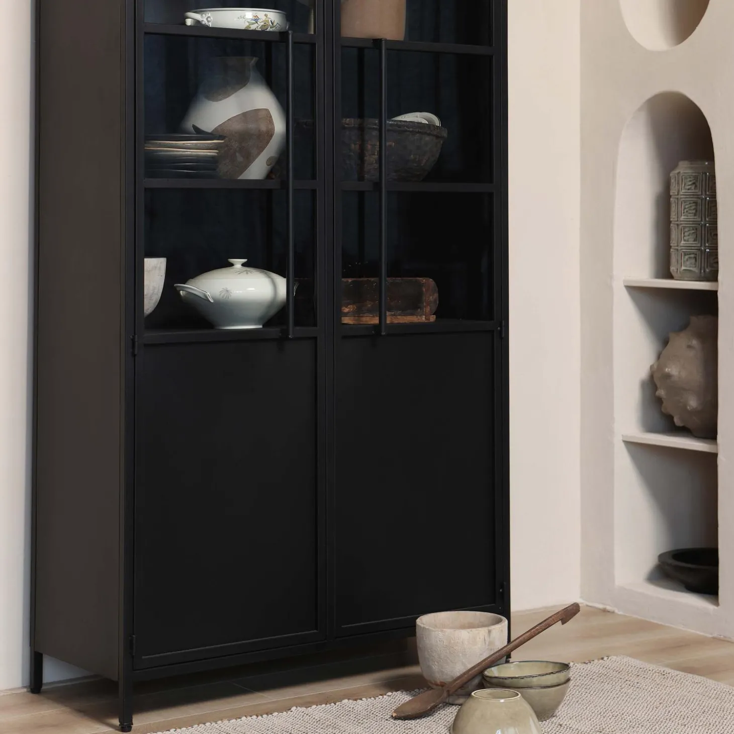 exhibit-vitrinekast-metaal-zwa-IafGOcUV-2.webp Hot WOOOD Exhibit Vitrinekast Metaal Zwart