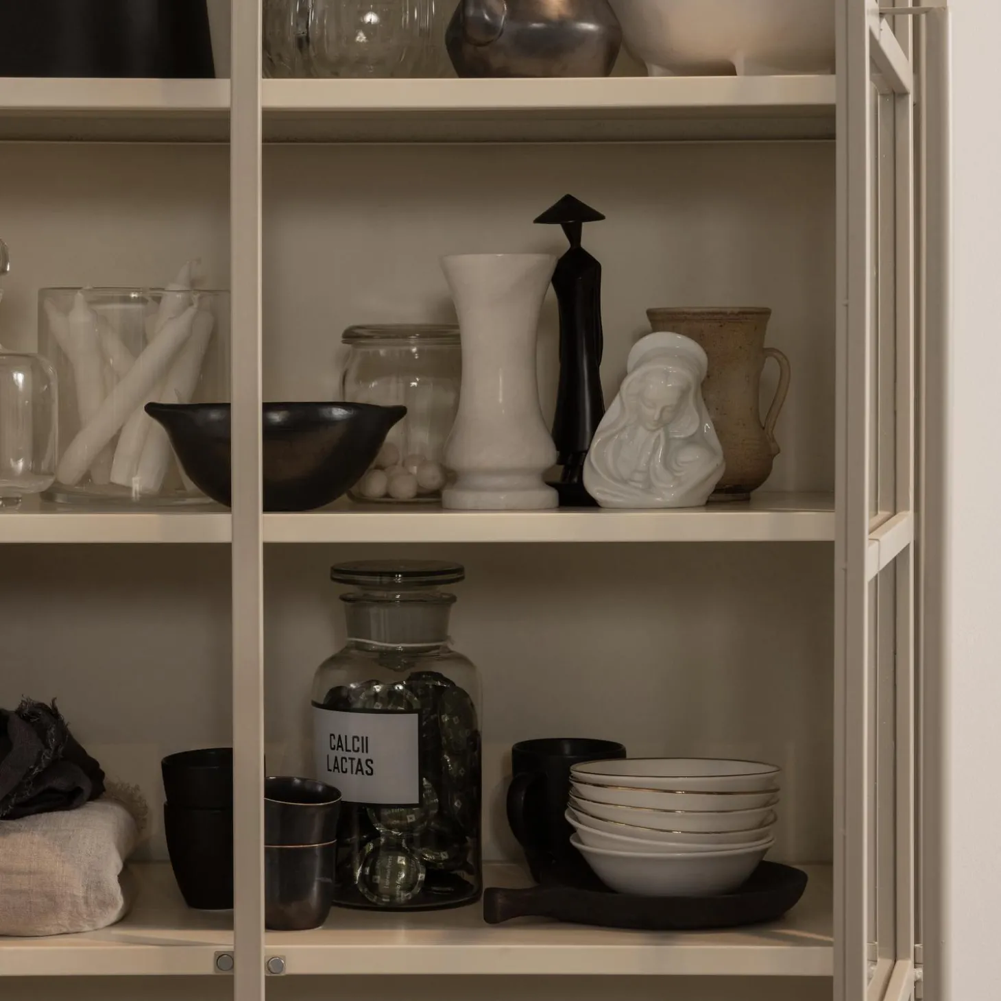 exhibit-xl-2-deurs-vitrinekast-npNdzfoG-3.webp Discount WOOOD Exhibit XL 2-deurs Vitrinekast Metaal Zand