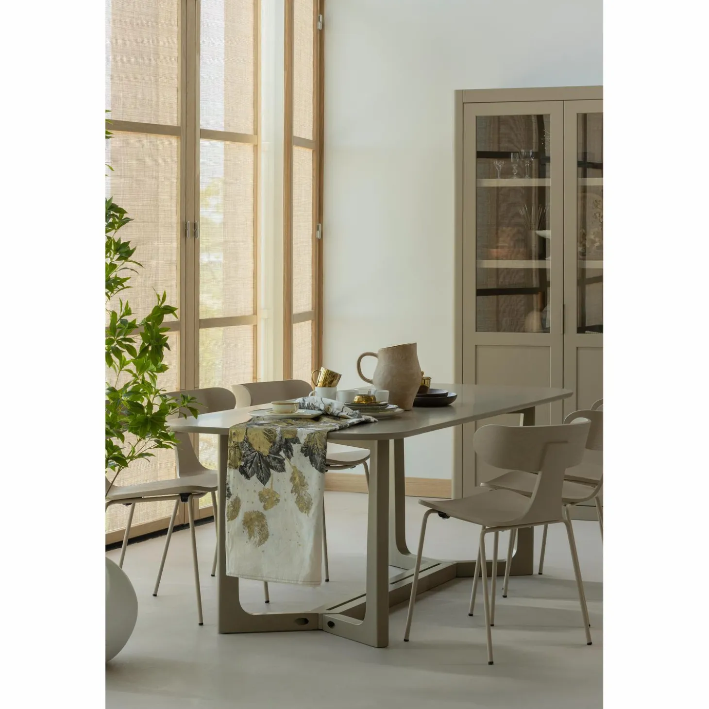 form-houten-stoel-met-metalen-oCPYXRvf-3.webp Best WOOOD Form Houten Stoel Met Metalen Poot Zand