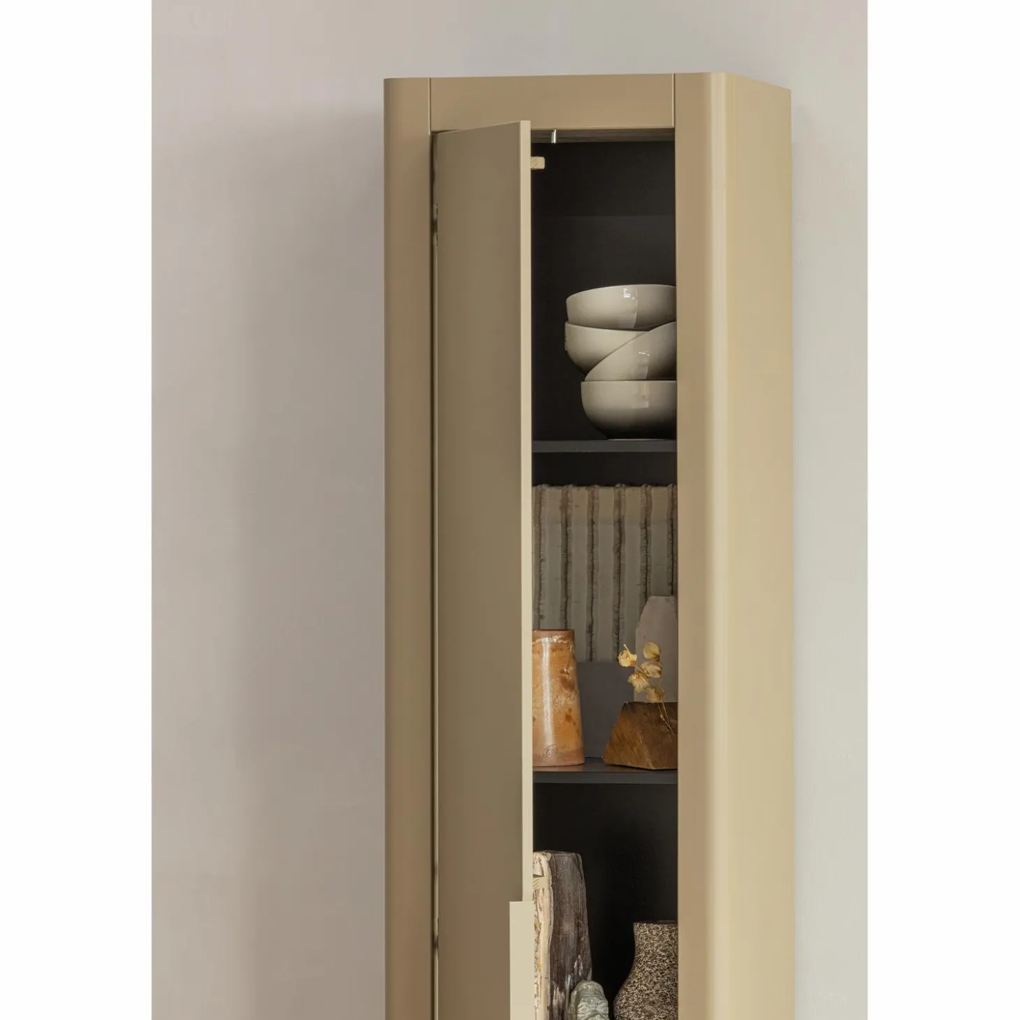 gunnar-smalle-hoge-kast-grenen-pRvwSpnQ-2.webp Hot WOOOD Gunnar Smalle Hoge Kast Grenen Mud