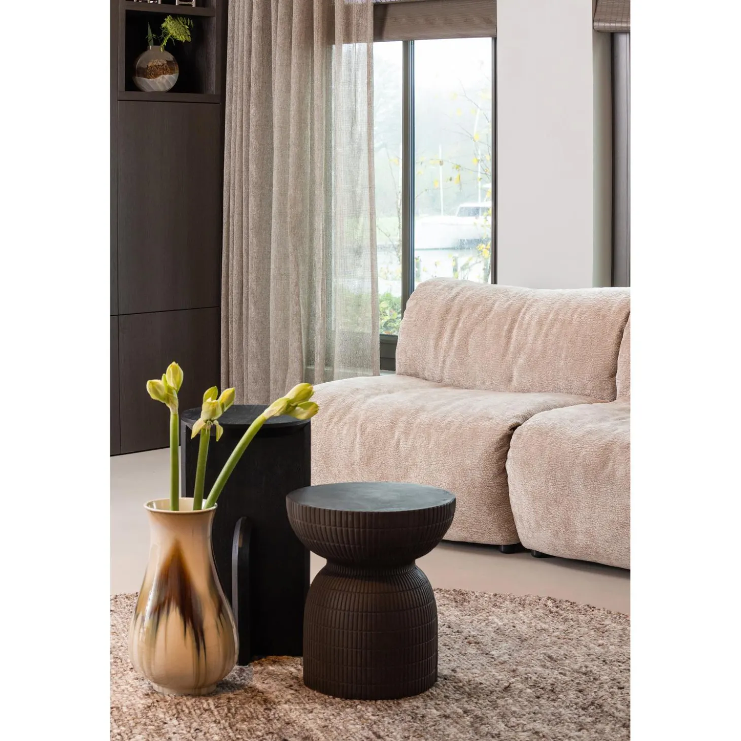 kioni-smalle-bijzettafel-acaci-lKhAGmHb-3.webp Discount WOOOD Kioni Smalle Bijzettafel Acacia Hout Zwart