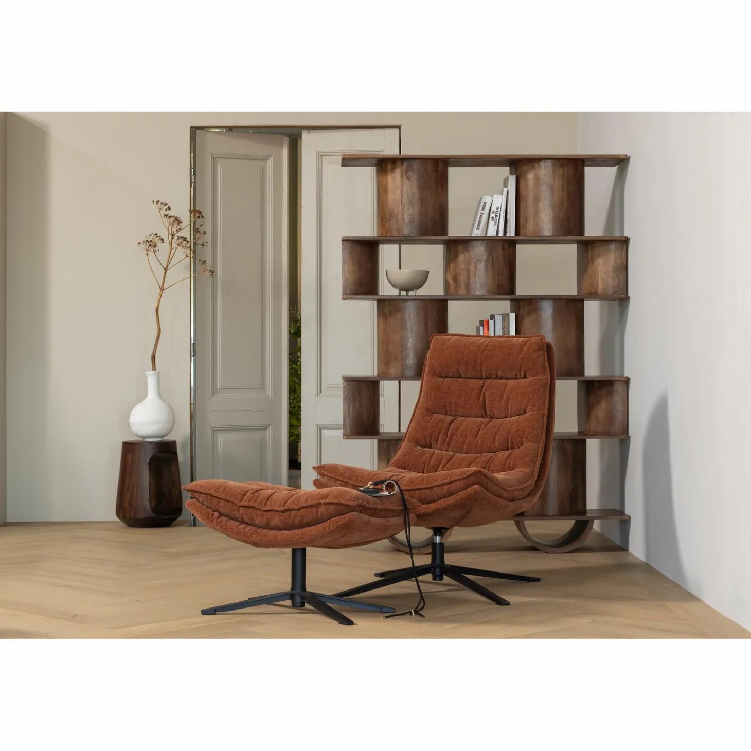 kube-draaifauteuil-met-hocker-rjsQGTyj-2.webp New WOOOD Kube Draaifauteuil Met Hocker Bruin