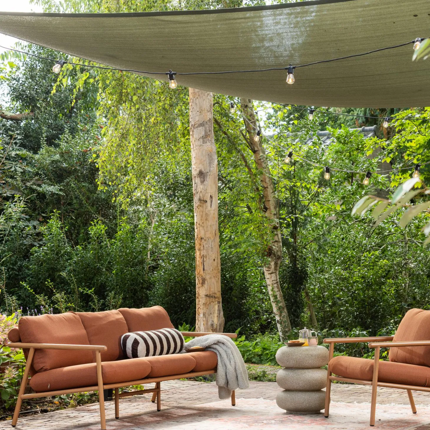 laurel-bijzettafel-met-spikkel-SVieUnbv-1.webp New WOOOD Laurel Bijzettafel Met Spikkels Beige