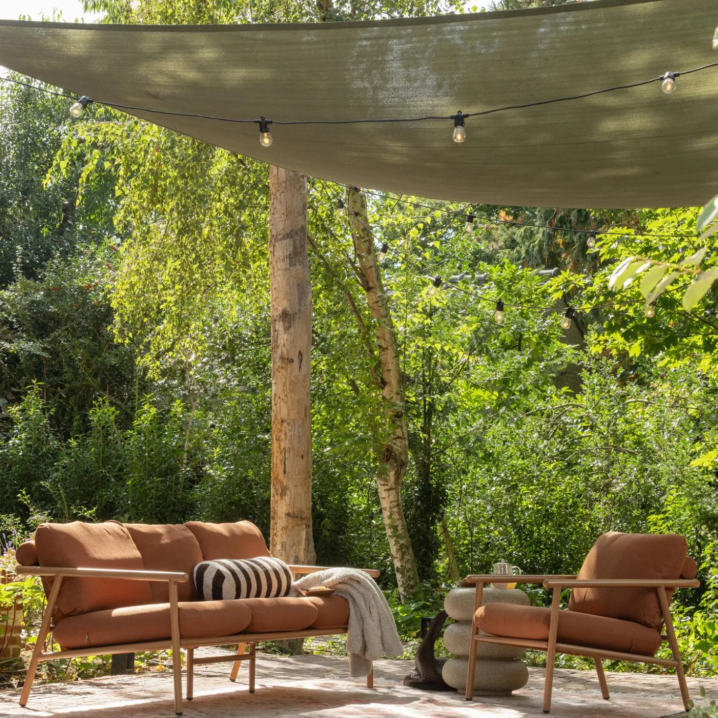 laurel-bijzettafel-met-spikkel-SVieUnbv-2.webp New WOOOD Laurel Bijzettafel Met Spikkels Beige