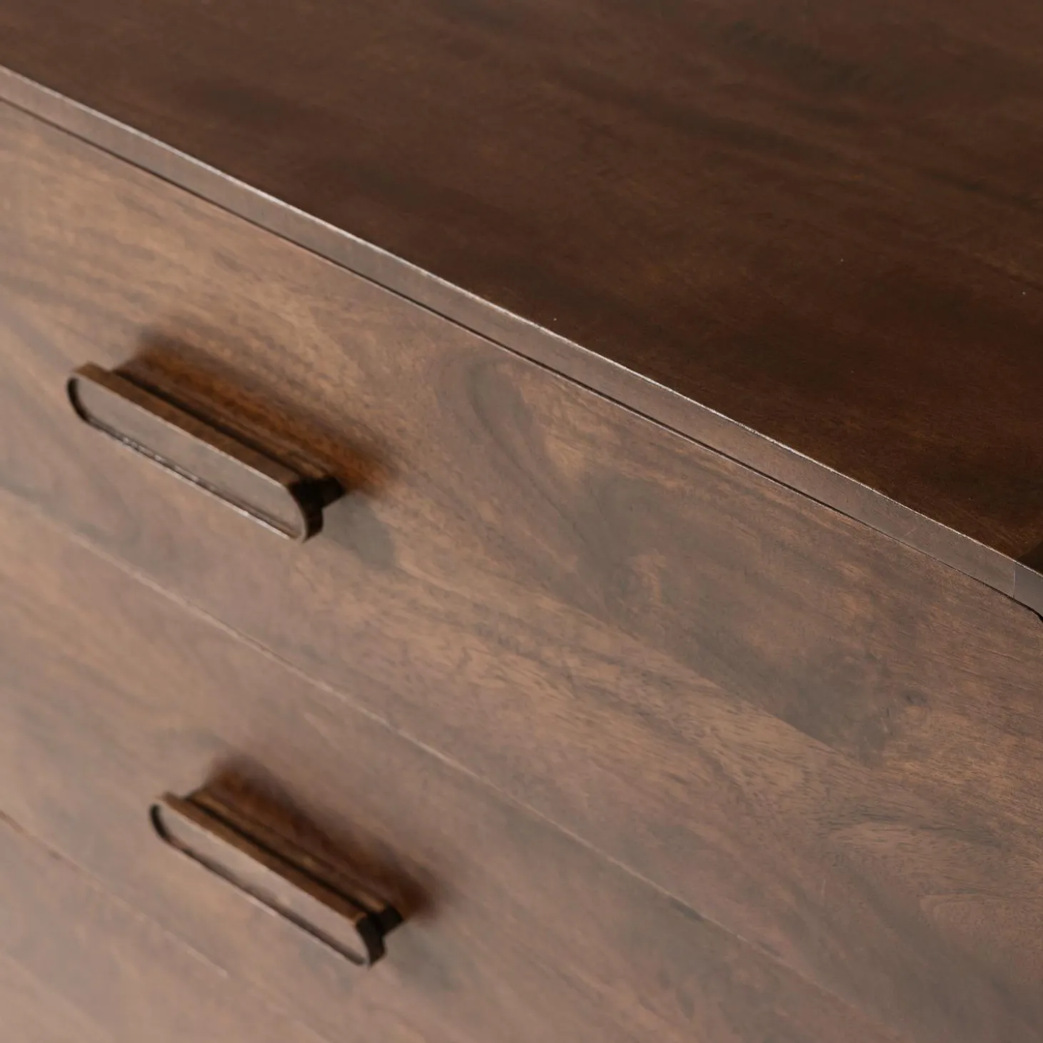 liya-ladekast-mango-hout-donke-xELQxESC-7.webp Best WOOOD Liya Ladekast Mango Hout Donkerbruin