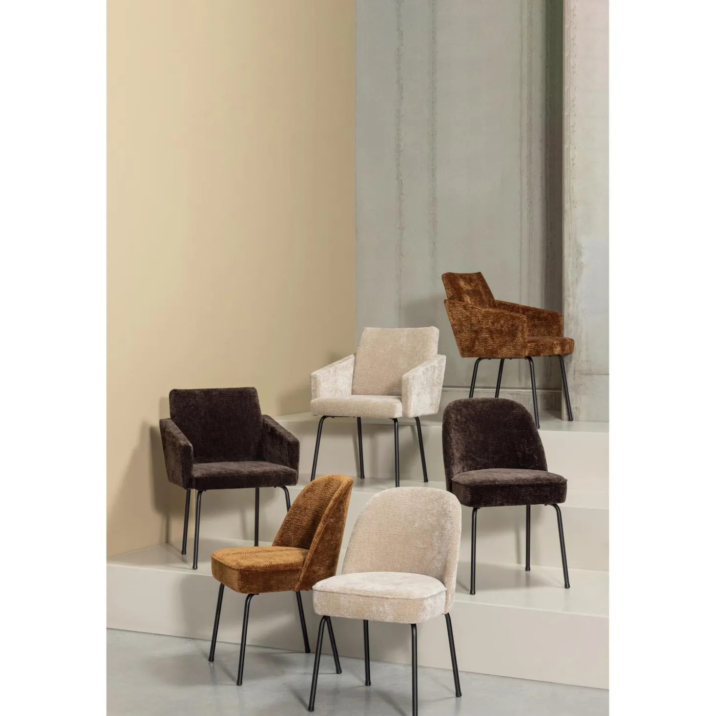 mount-eetkamerstoel-met-armleu-fZMXHqHi-3.webp Outlet WOOOD Mount Eetkamerstoel Met Armleuning 3D Chenille Middenbruin