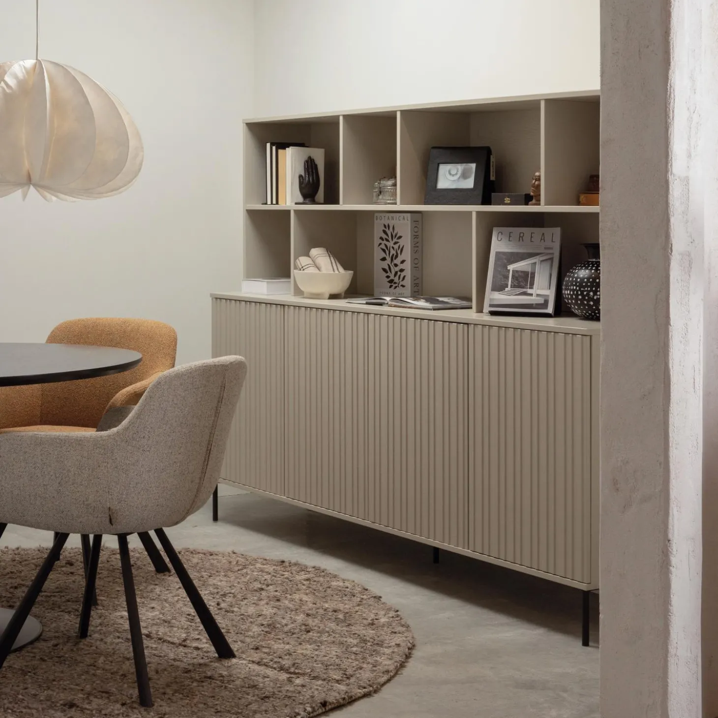 new-gravure-dressoir-200-cm-gr-JXnMkRgy-2.webp Outlet WOOOD New Gravure Dressoir 200 Cm Grenen Dust