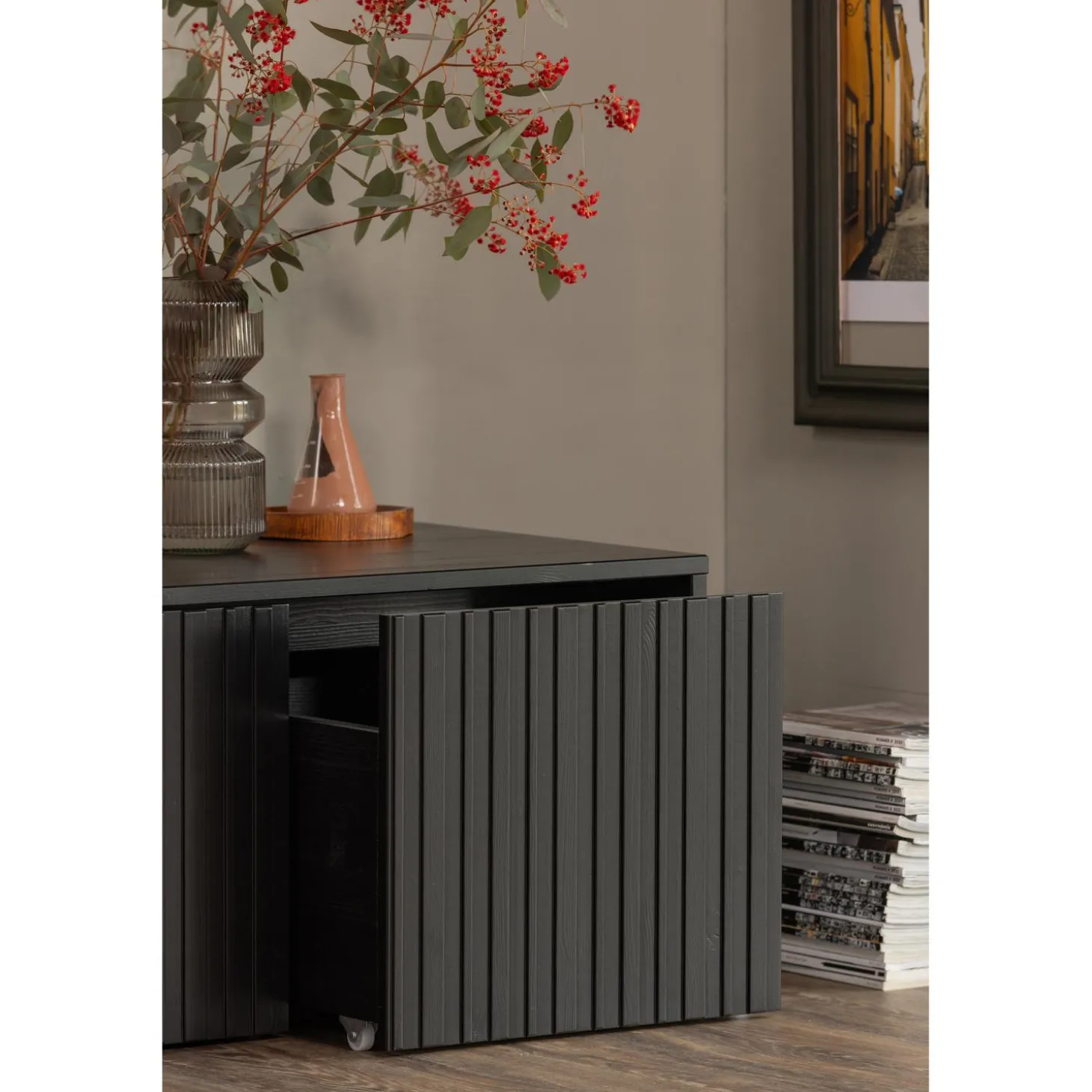 new-gravure-kistbank-grenen-zw-PGmAmRDp-3.webp Online WOOOD New Gravure Kistbank Grenen Zwart