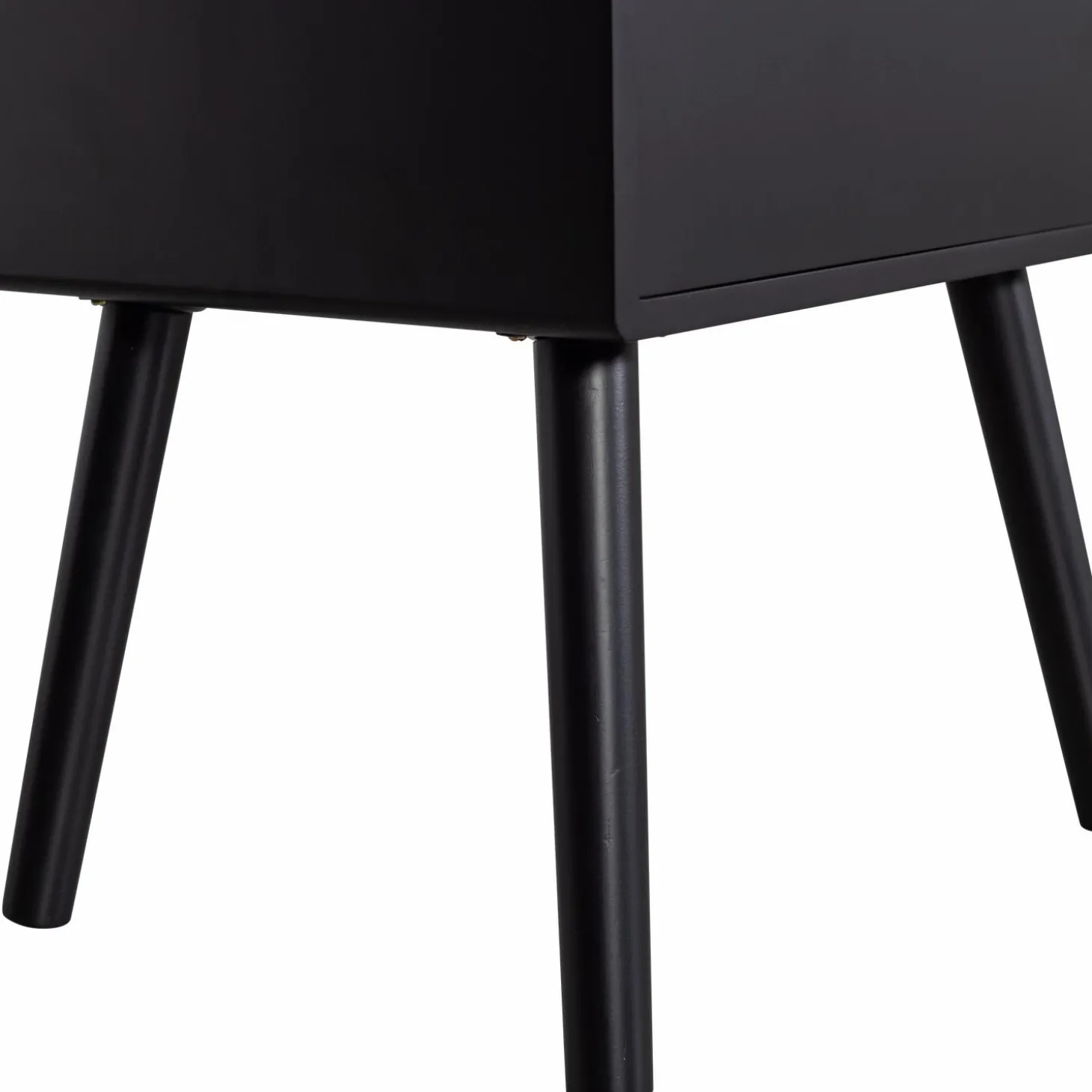 ozzy-nachtkastje-hoog-hout-zwa-nzNHTsym-7.webp Outlet WOOOD Ozzy Nachtkastje Hoog Hout Zwart