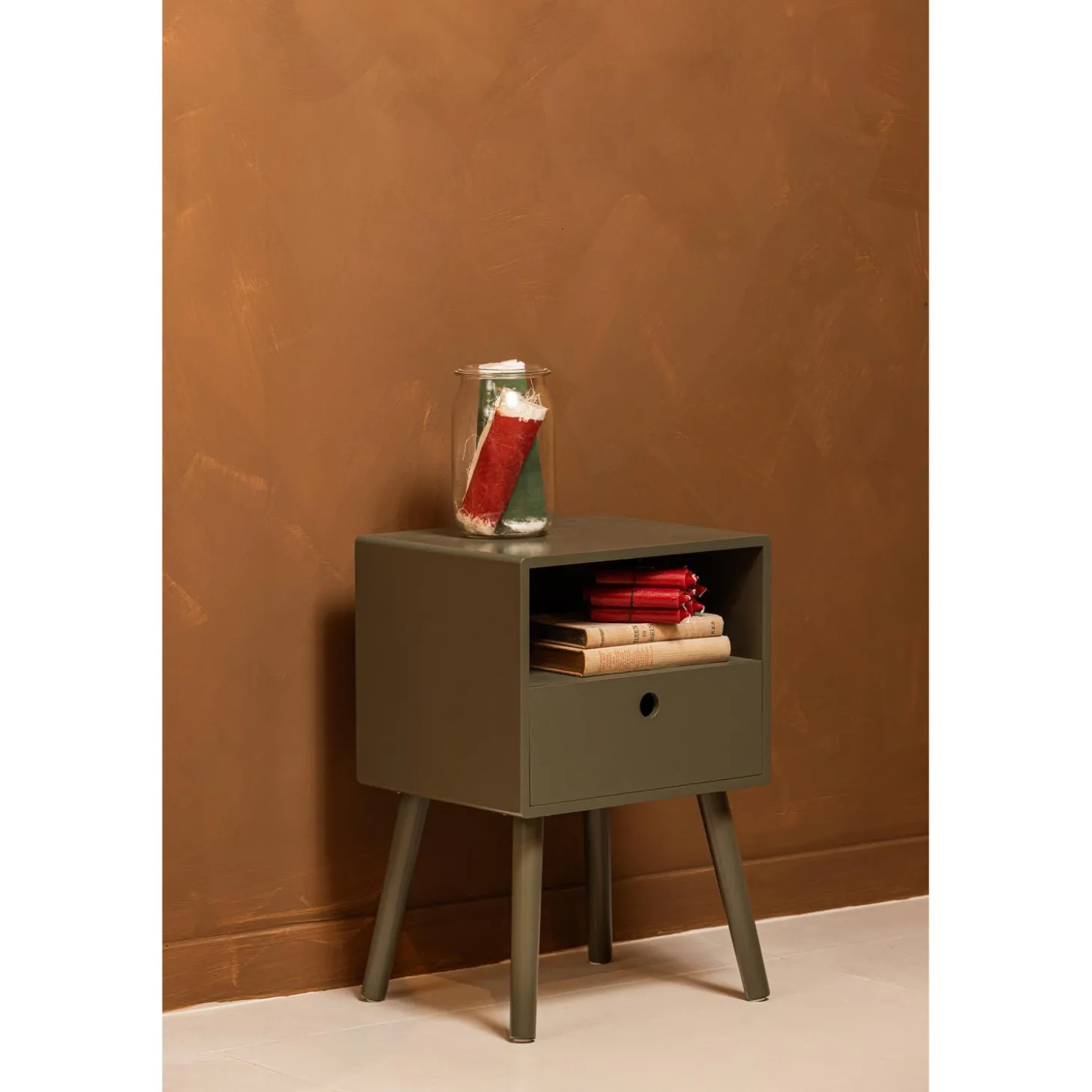 ozzy-nachtkastje-hout-warm-gro-oiLiRXsX-2.webp Discount WOOOD Ozzy Nachtkastje Hout Warm Groen