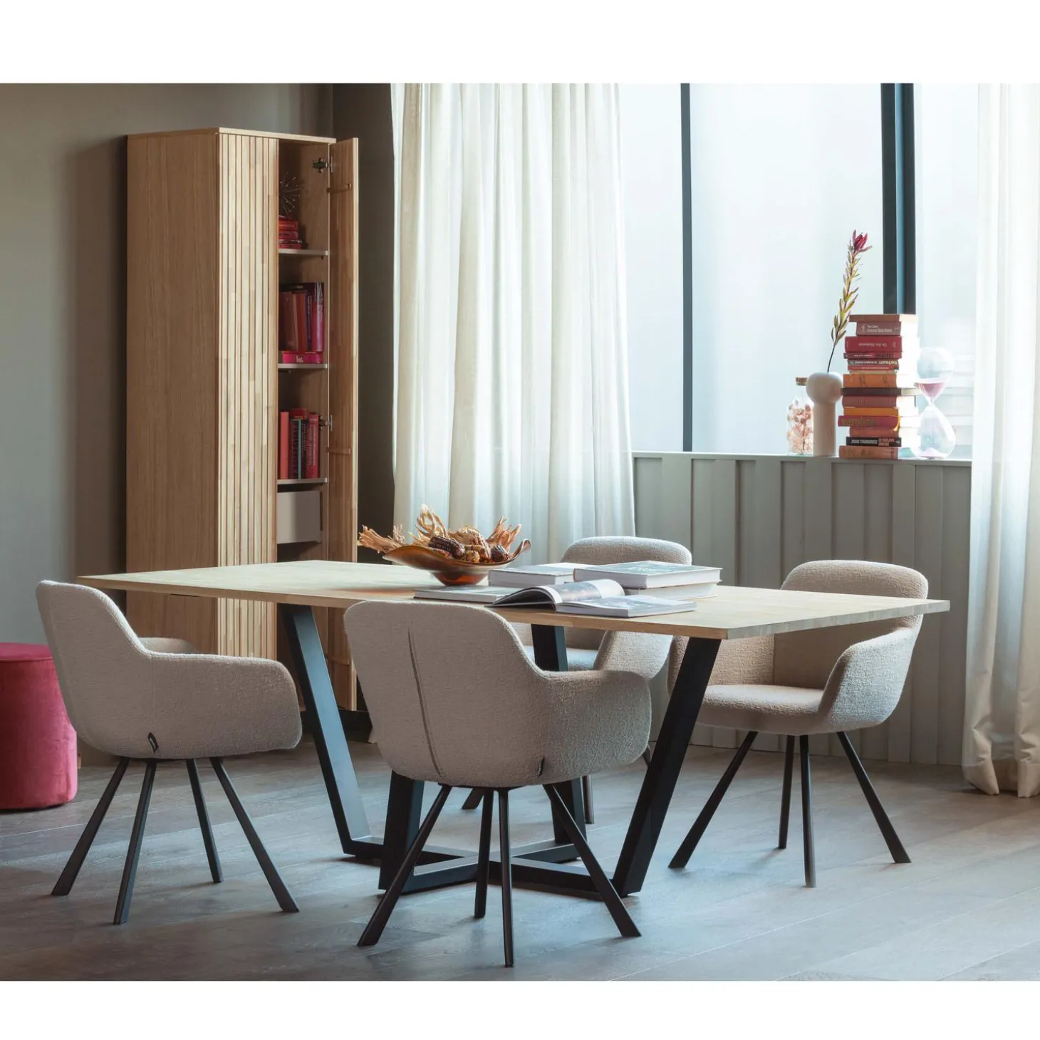 sara-poef-hoog-velvet-46x46-fr-EljiMRlL-1.webp Discount WOOOD Sara Poef Hoog Velvet 46xø46 Framboos