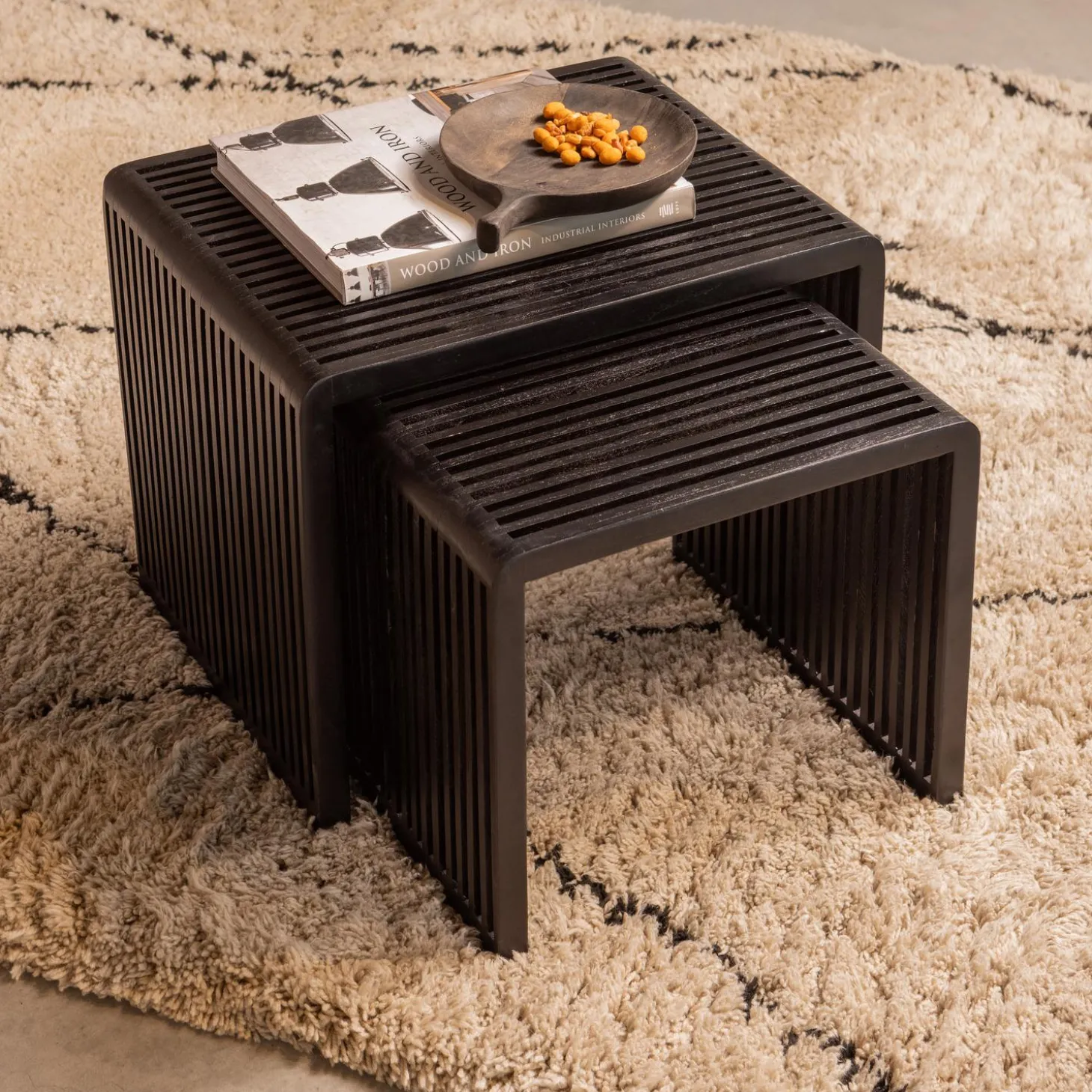 set-v-2-willa-bijzettafels-r-GHcLPGfV-2.webp Outlet WOOOD Set V 2 - Willa Bijzettafels Recycled Teak Zwart