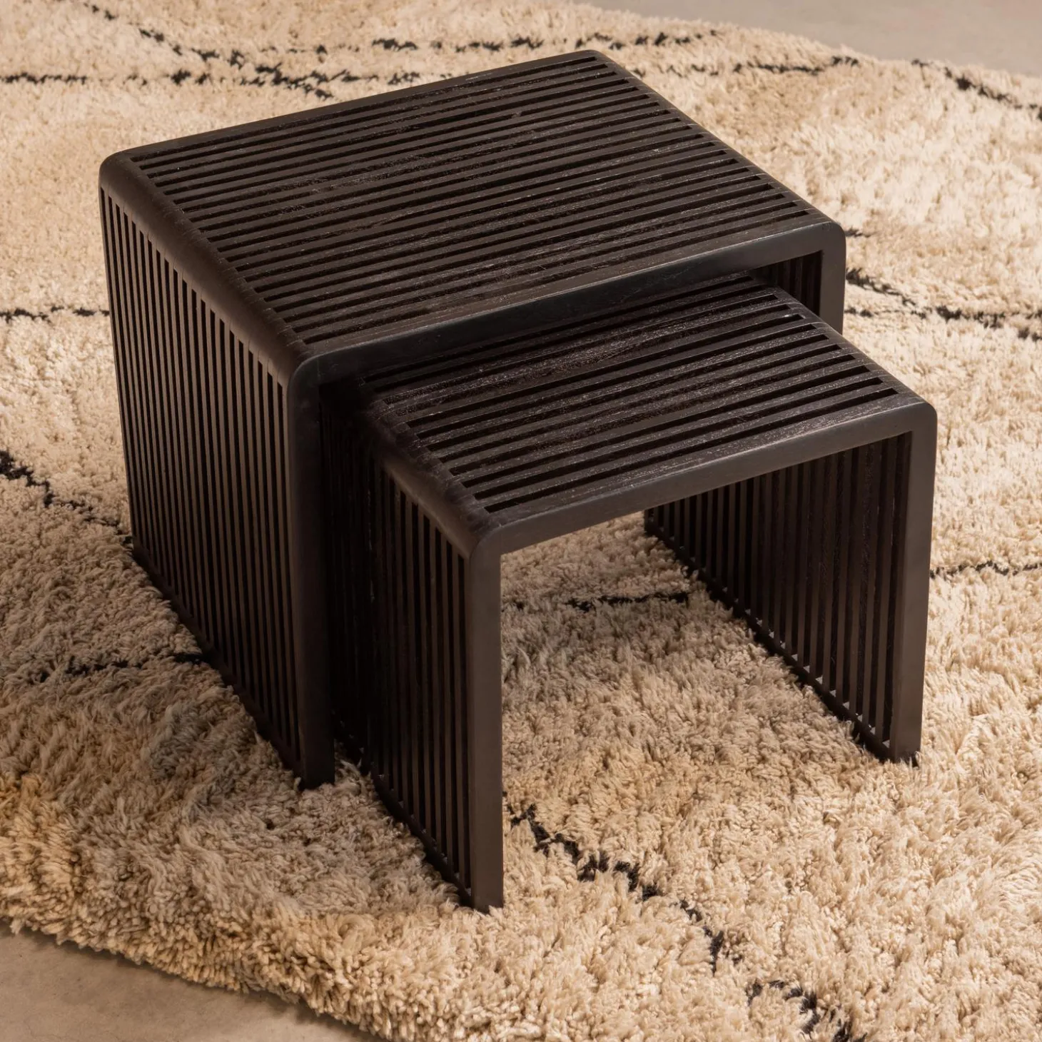 set-v-2-willa-bijzettafels-r-GHcLPGfV-3.webp Outlet WOOOD Set V 2 - Willa Bijzettafels Recycled Teak Zwart