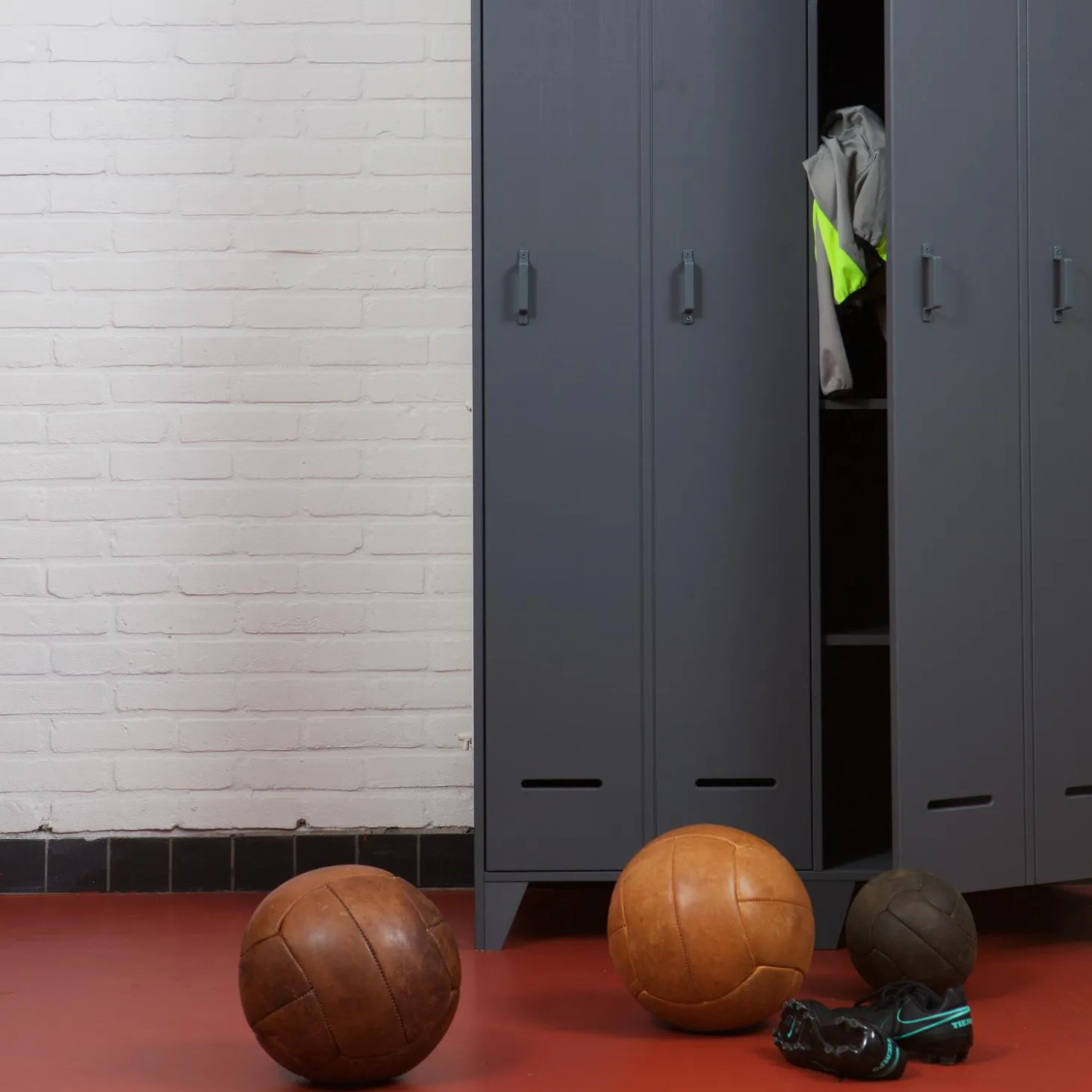 stijn-hoog-2-deurs-lockerkast-FLDididd-2.webp Best WOOOD Stijn Hoog 2-deurs Lockerkast Steel Grey Staalgrijs