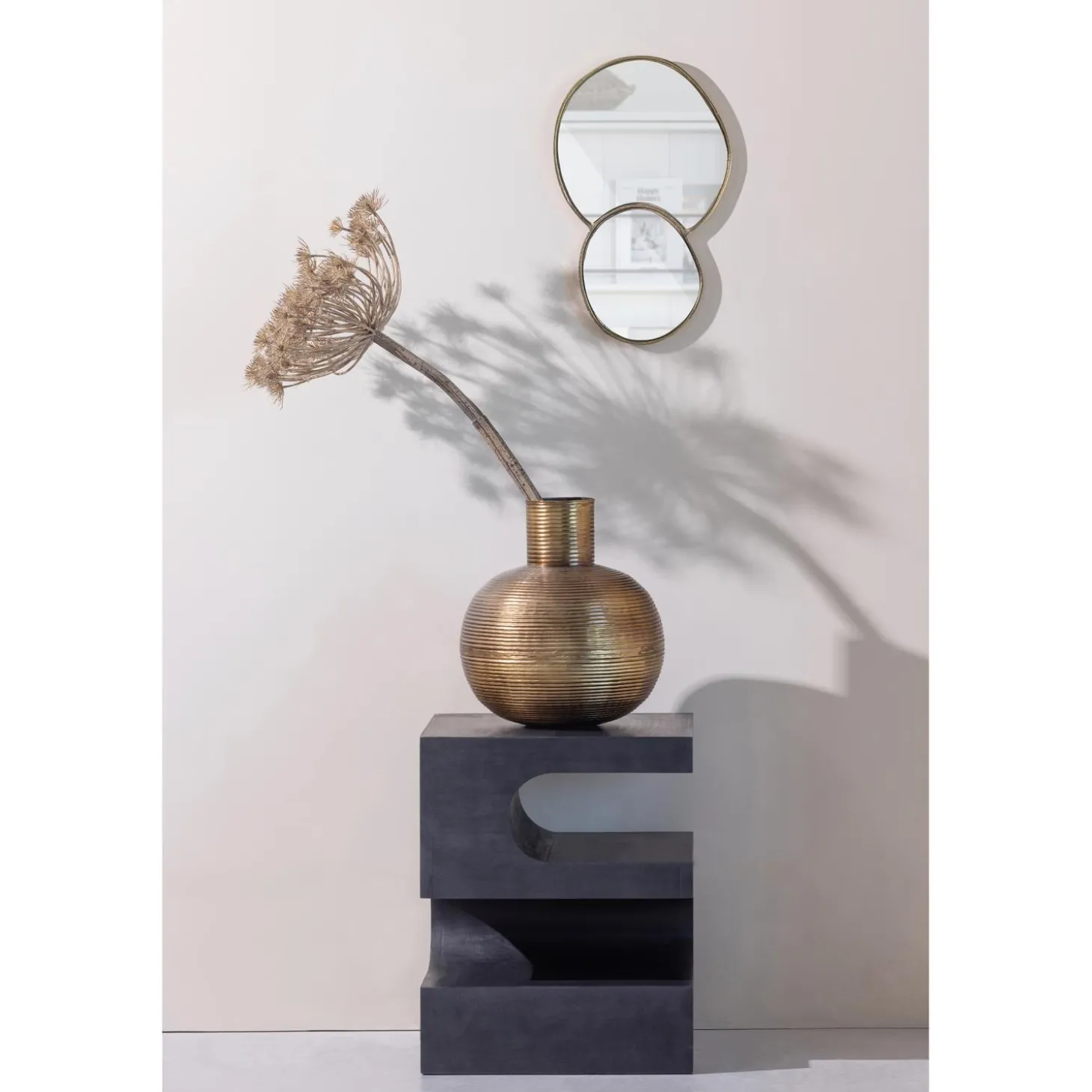 toma-bijzettafel-mango-hout-zw-AaUTbGIG-3.webp Outlet WOOOD Toma Bijzettafel Mango Hout Zwart