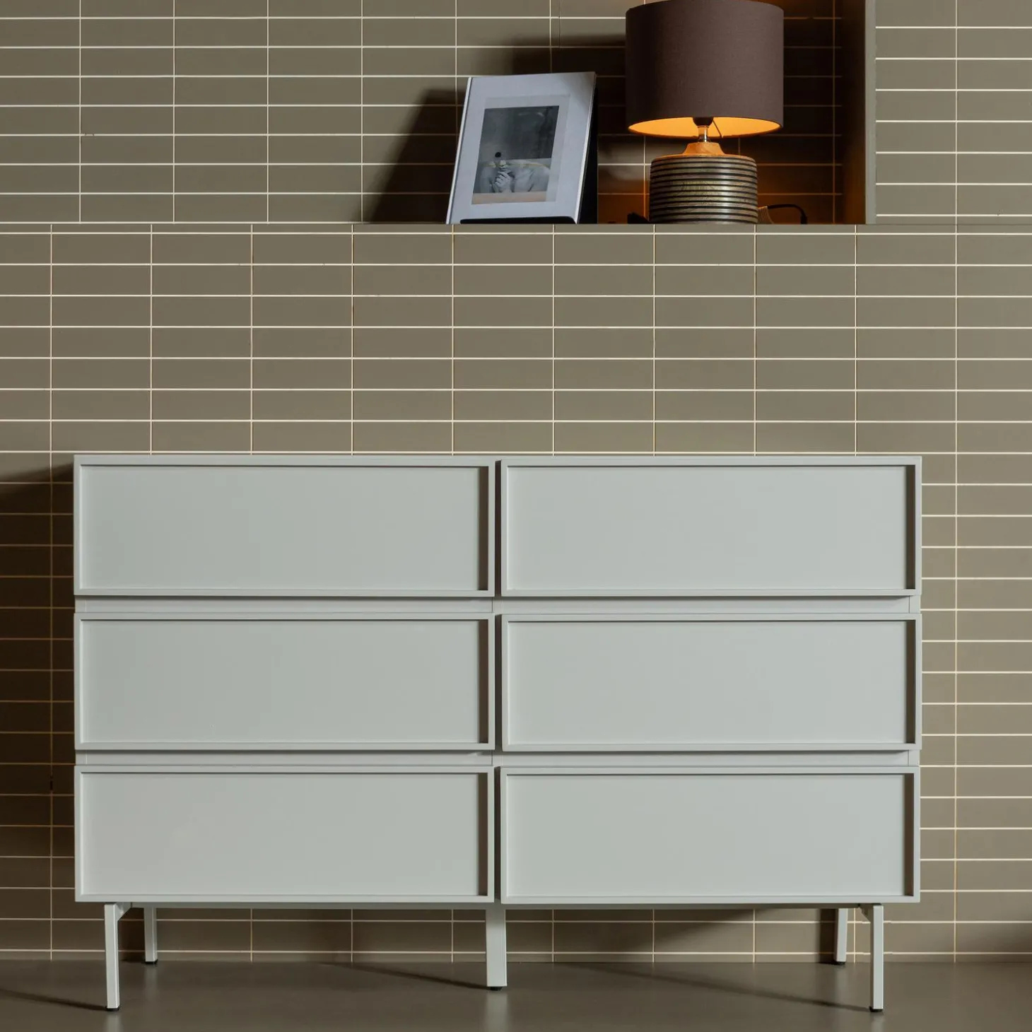 tours-ladekast-6-lades-melamin-RgQOAgpH-2.webp Outlet WOOOD Tours Ladekast 6 Lades Melamine/MDF Zand