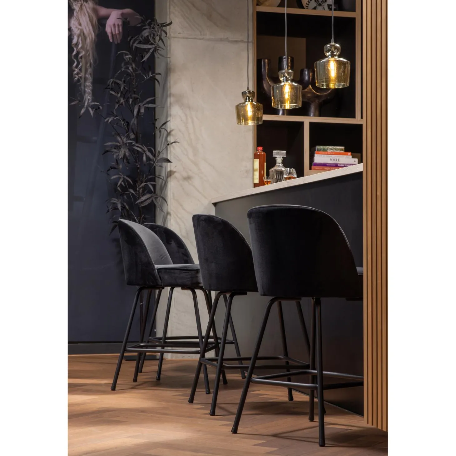 vogue-barstoel-65-cm-velvet-zw-yclmWmGJ-2.webp Outlet WOOOD Vogue Barstoel 65 Cm Velvet Zwart