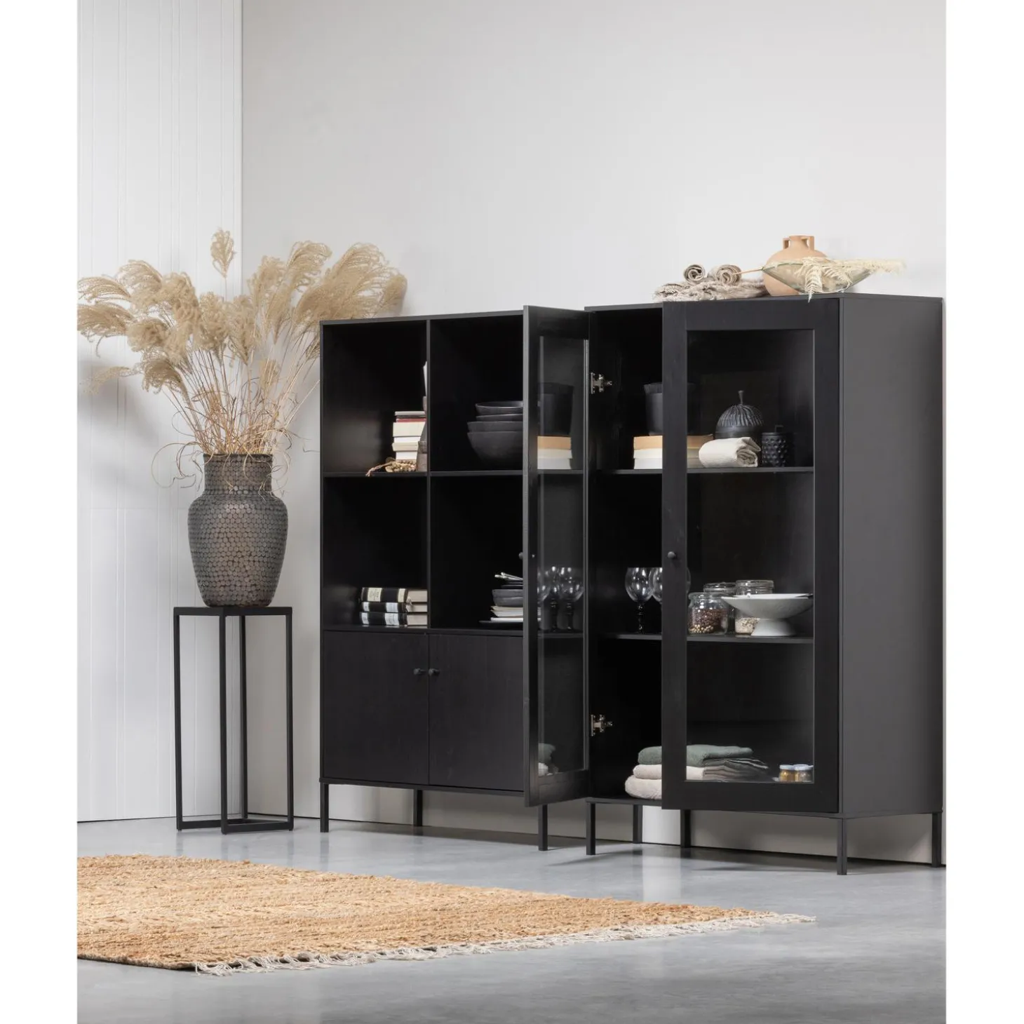 xam-vitrinekast-grenen-zwart-rswgxDMJ-2.webp New WOOOD Xam Vitrinekast Grenen Zwart